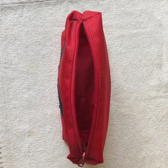 Ralph Lauren Polo sport  vintage red toiletry bag - Picture 6 of 8